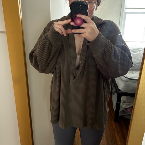 Joah Brown Deep V Pullover - Picture 7 of 7